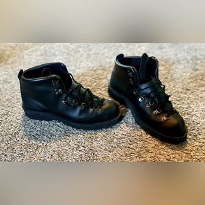 Danner Gore-Tex Mountain Light Boots in Black, Men’s Size 12